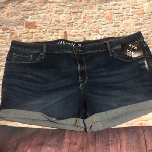 New size 24 wide super stretch shorts